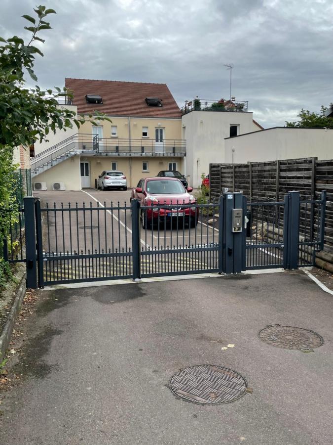 Studio Calme Et Cosy Saint-Julien-les-Villas ภายนอก รูปภาพ